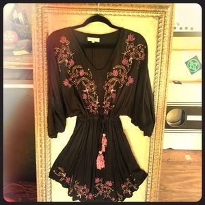 Boho style embroidered mini dress (S/M)